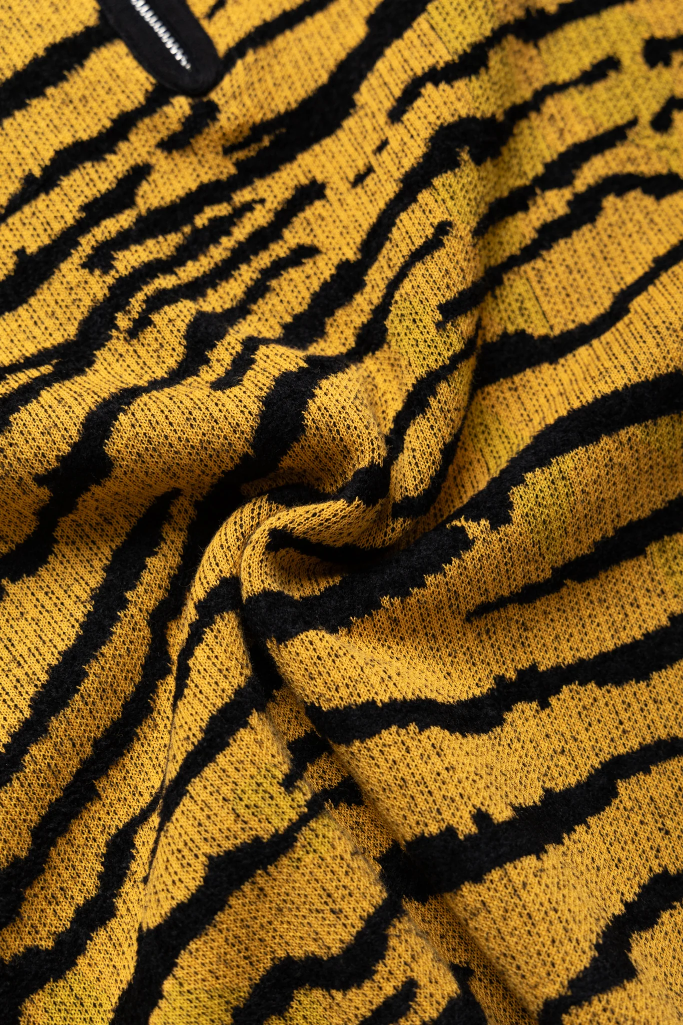 Half Zip Knit Polo Animal Jacquard - Tiger - Image 7