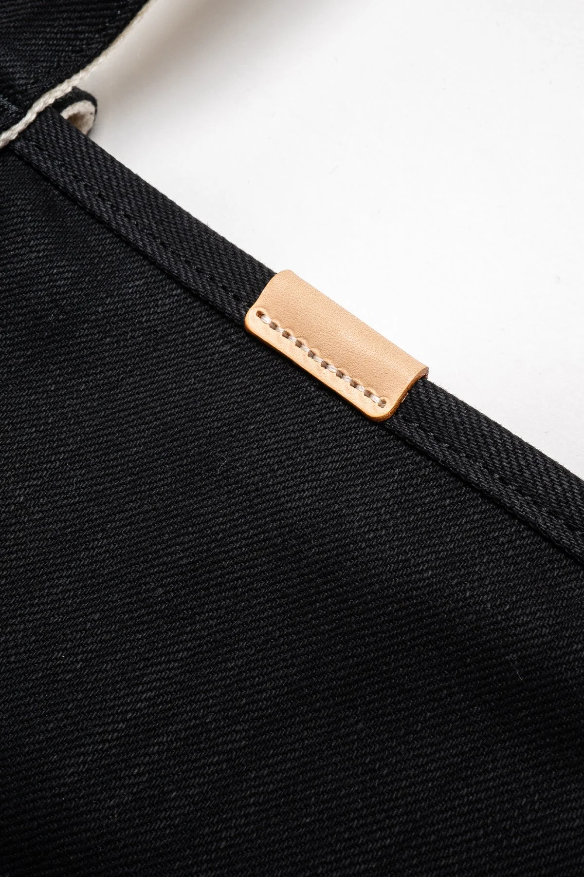 Noir Tote Bag (M) - Image 4