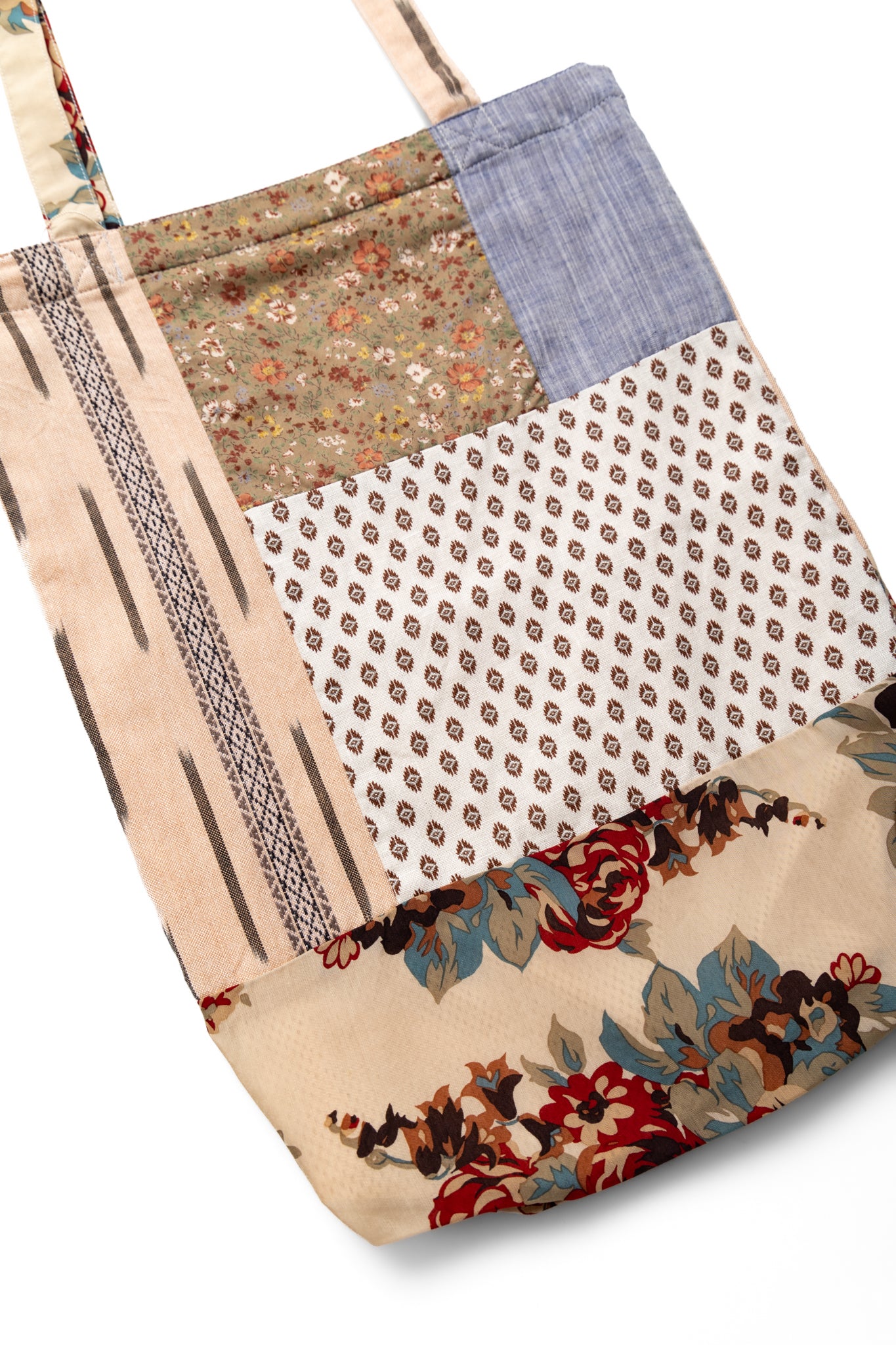 Patchwork NOVEL Tote Bag -Tricolor - Image 5